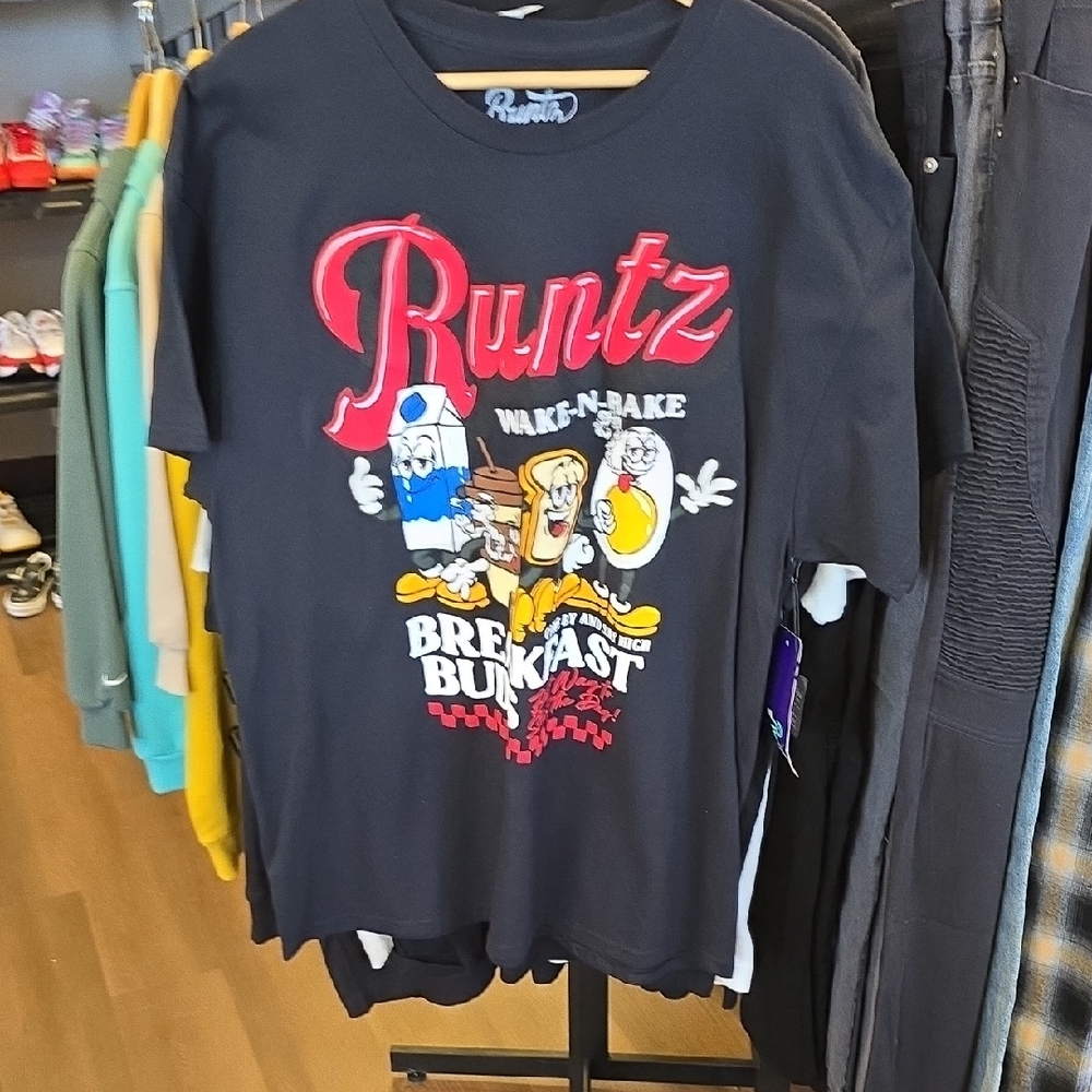 Black Graphic Tee - Short Sleeve